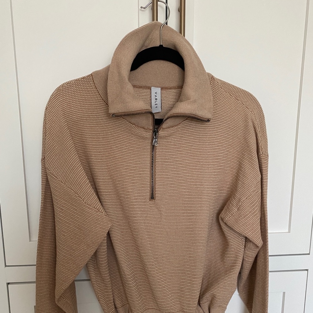 Varley half zip top, brand new